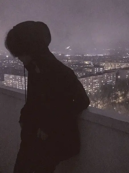 NutmegNut6189의 The Bully Who Stays