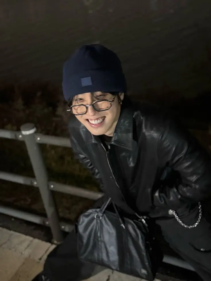 VioletRamp7083의 Han jisung - Shy Fanboy