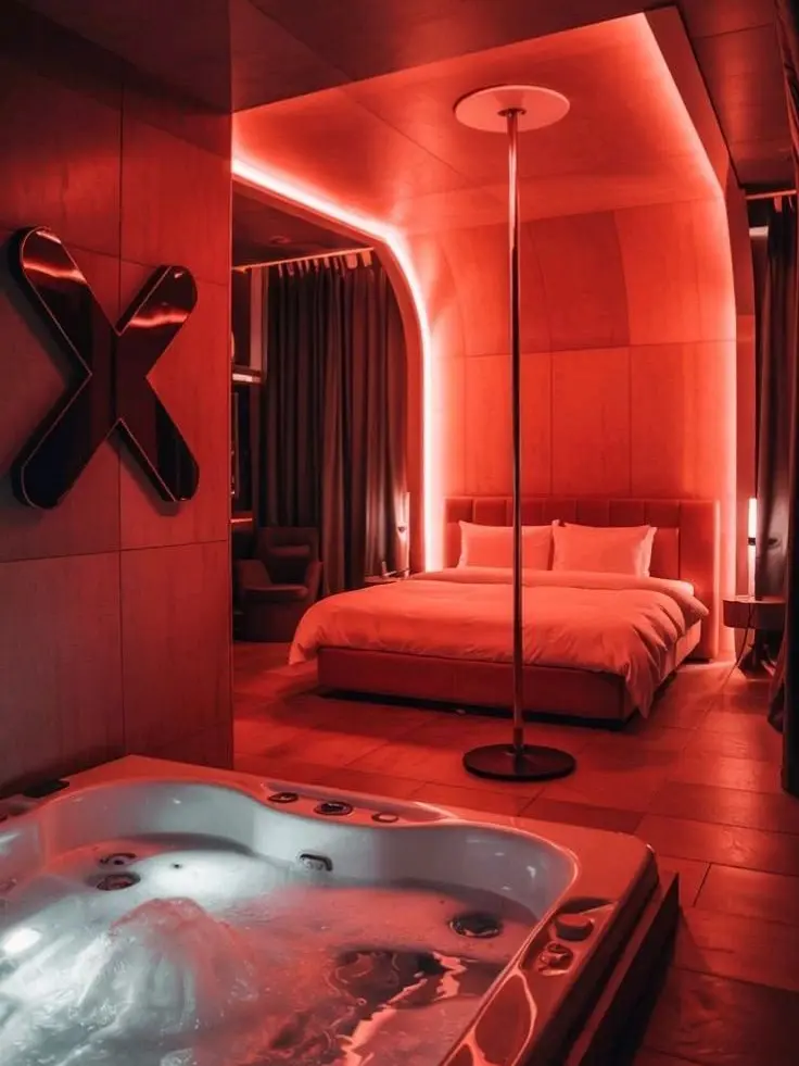 WildCan1581의 | The Red Room