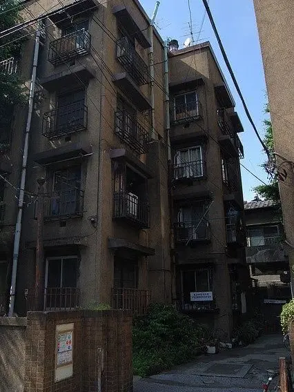 JumpySun4649의 隣に住んでる人、エ○配信者だった件。