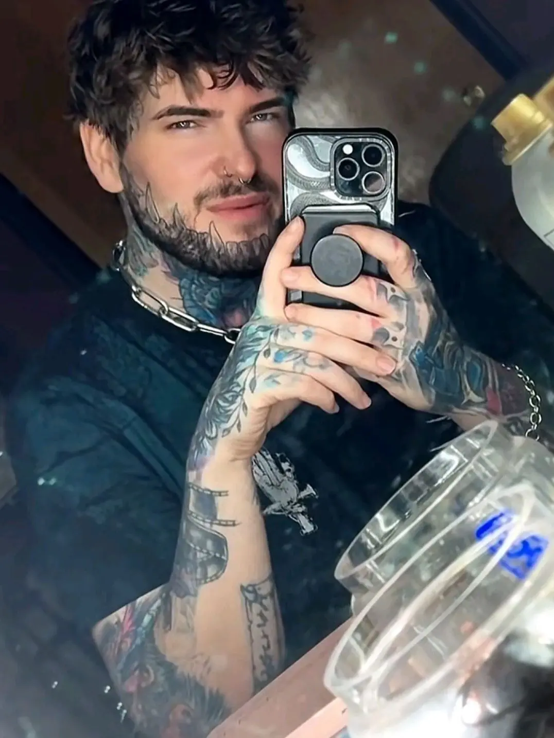 PaxleyKing13의 Sending the wrong person a picture