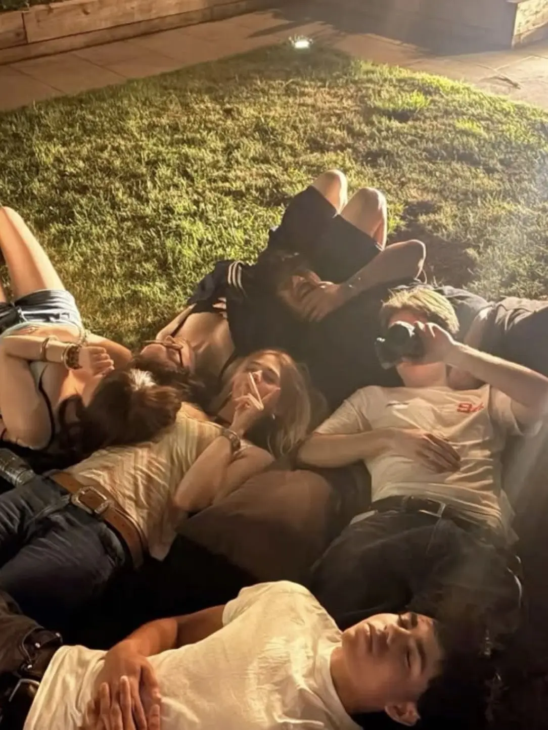 Mirabira123의 The friend group!! 🔥