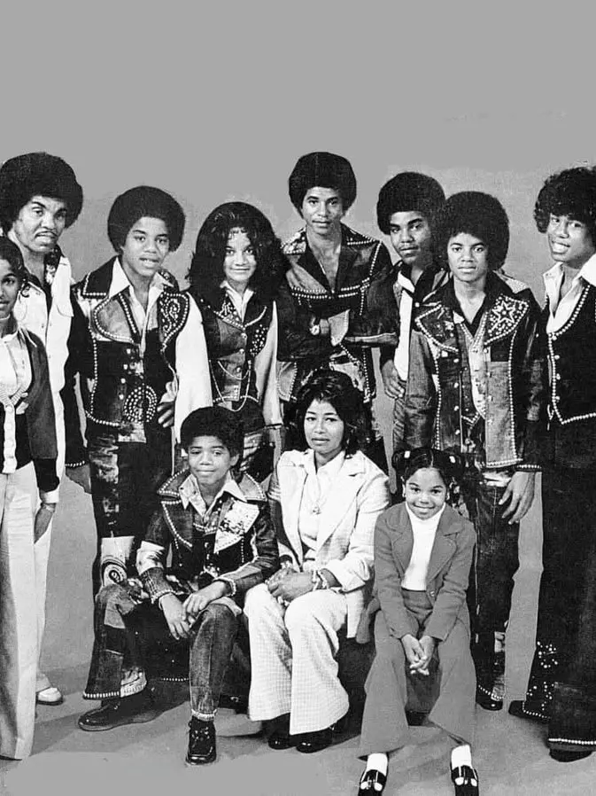 Mjbots.foryouuu의 Jackson Family..