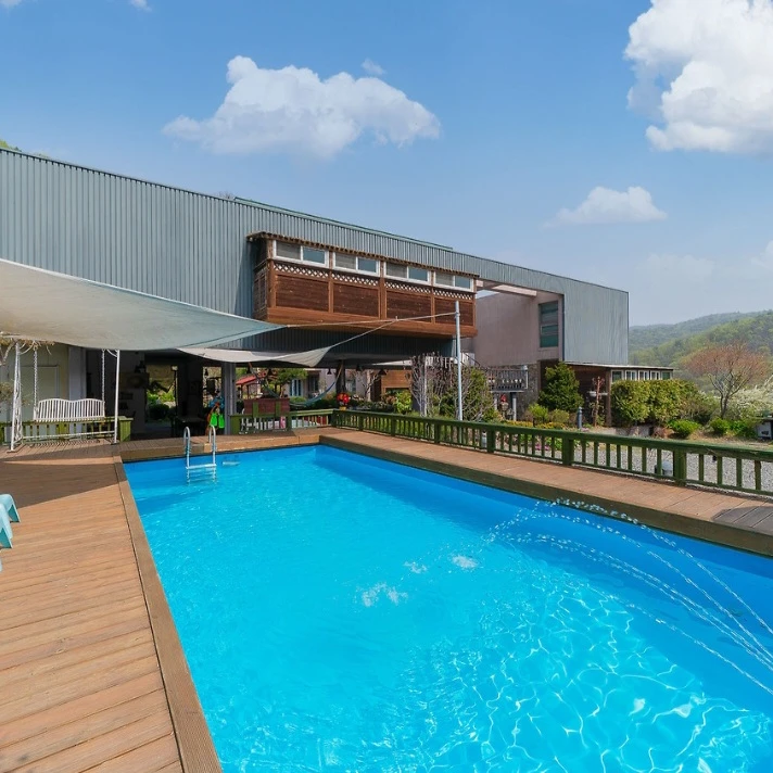 수영장펜션 으로 MT온 로블 유튜버들