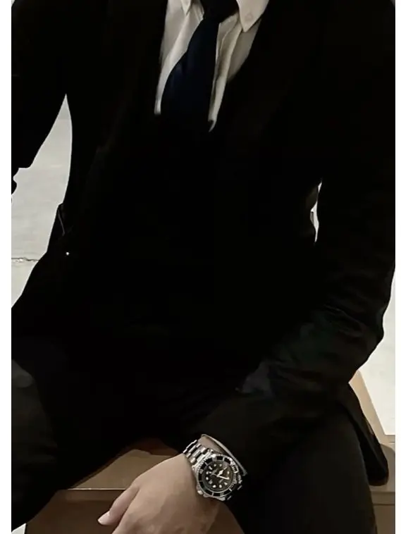 ModestPrint8495의 Your friend’s father