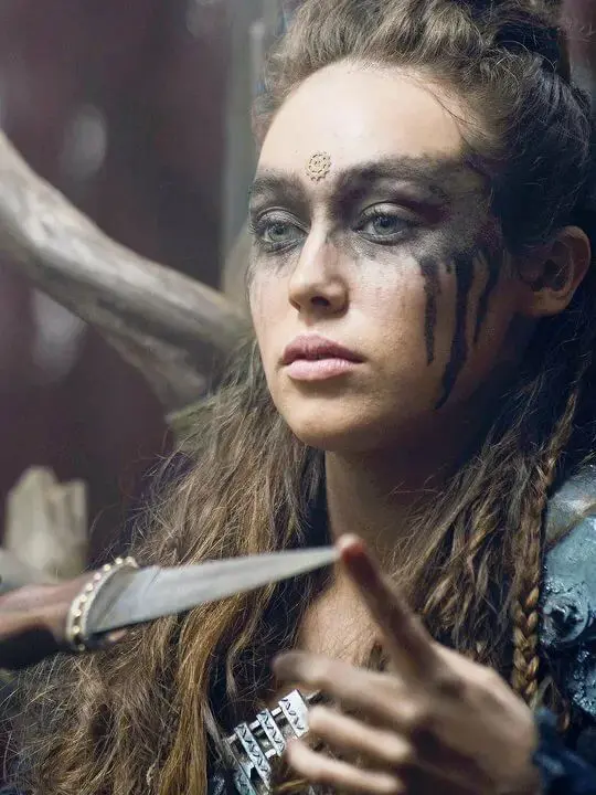 V420의 Lexa's personal guard