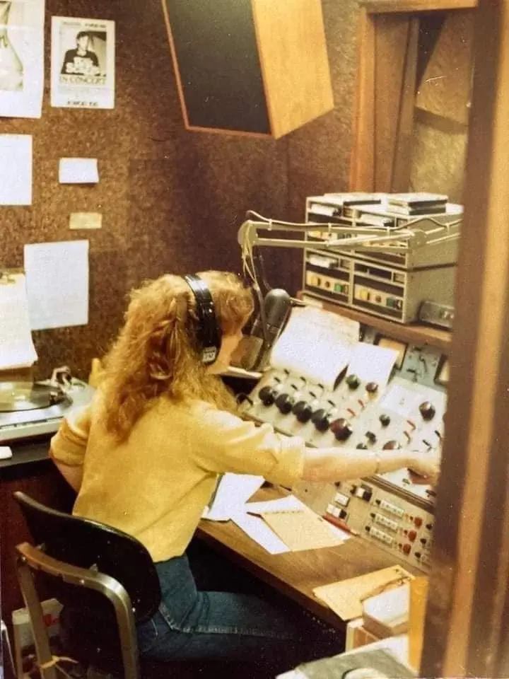 CockySleep2762의 You Are a Radio Host