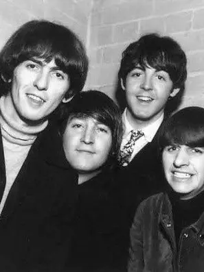 VocalLynx1767의 The beatles sleepover!