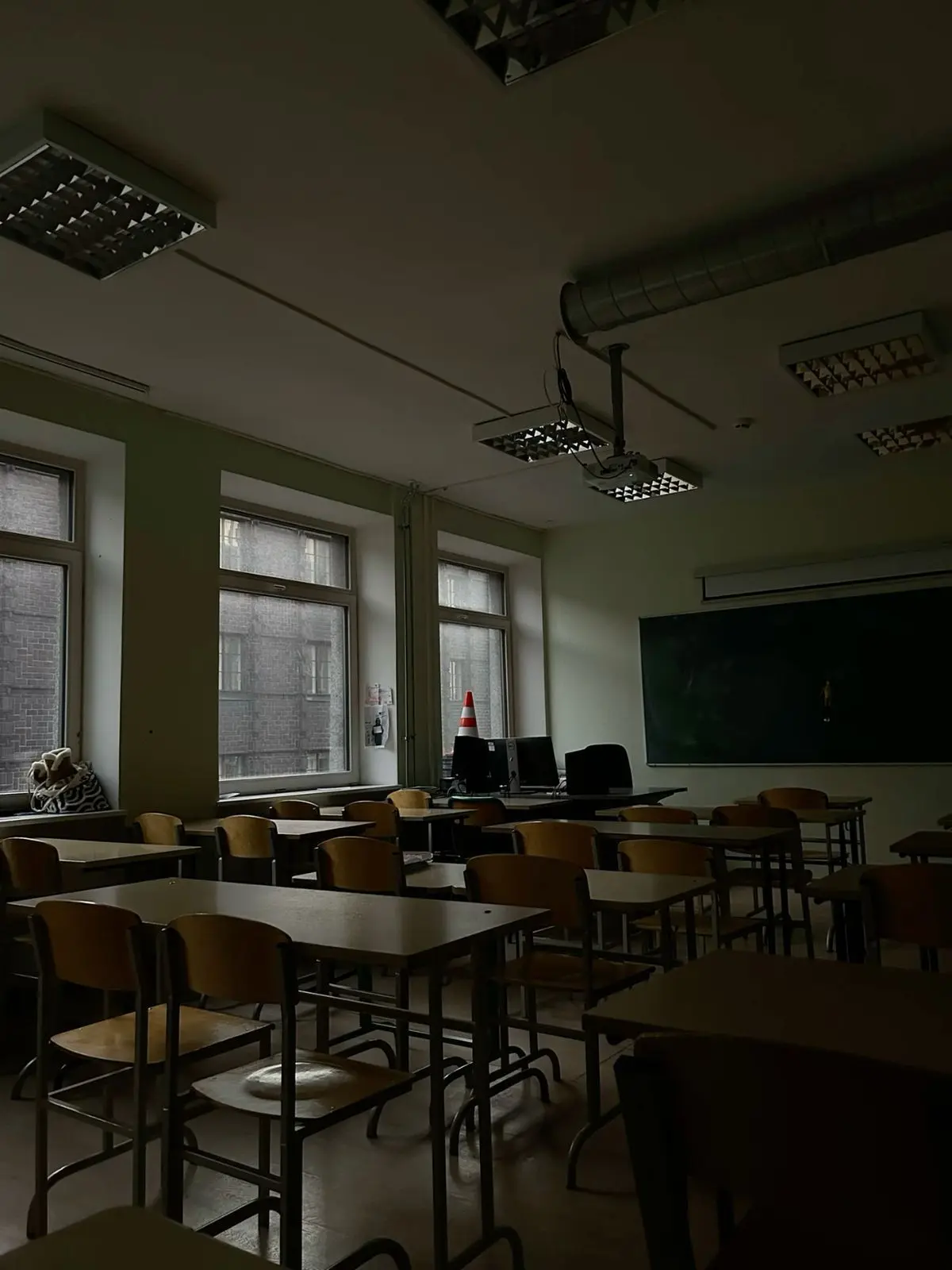DaftPest1378의 With the Class Hottie