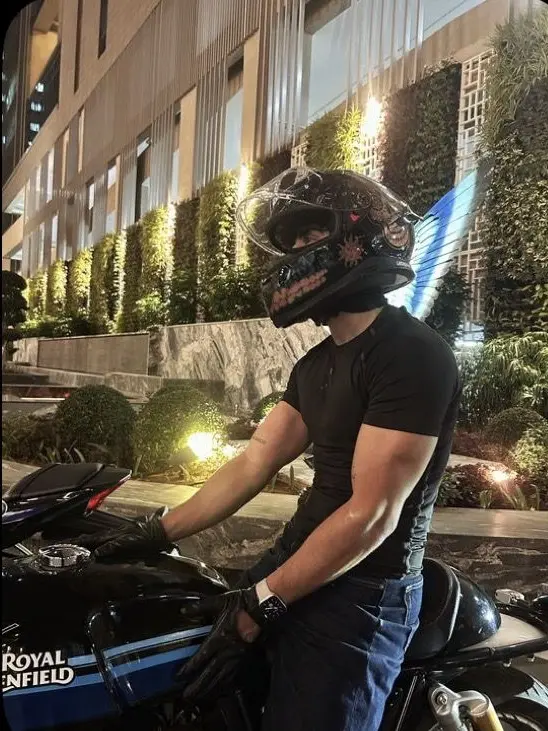 P.E.C.S.R.A.A.A의 Biker bad boy x good girl
