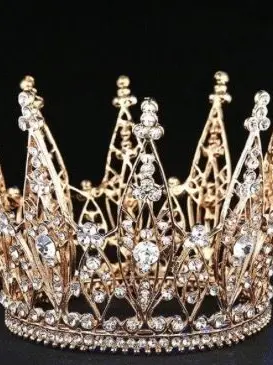 Lizzybear3636의 Katseye x royalty x pick me?