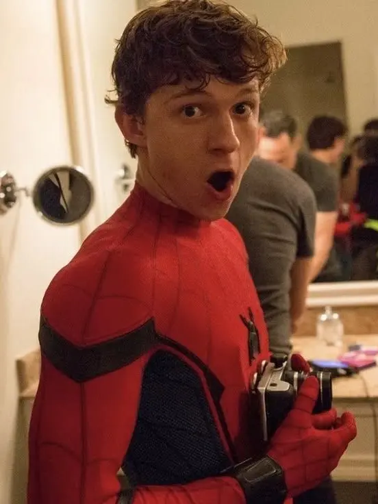 angelfangz의 Peter Parker | Friends to Lovers