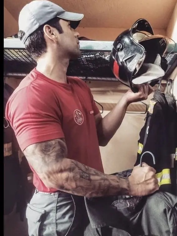 MiniHerb6013의 Firefighter x City Girl