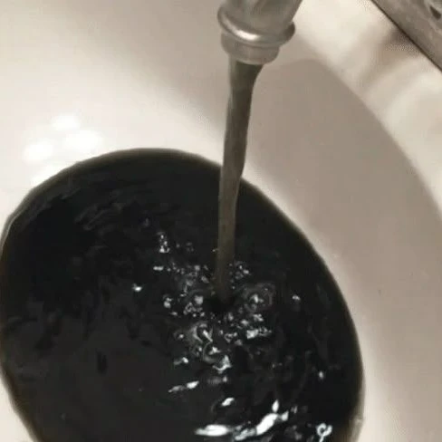 끄물끄물, 기어가. 그리고 일렁거려.