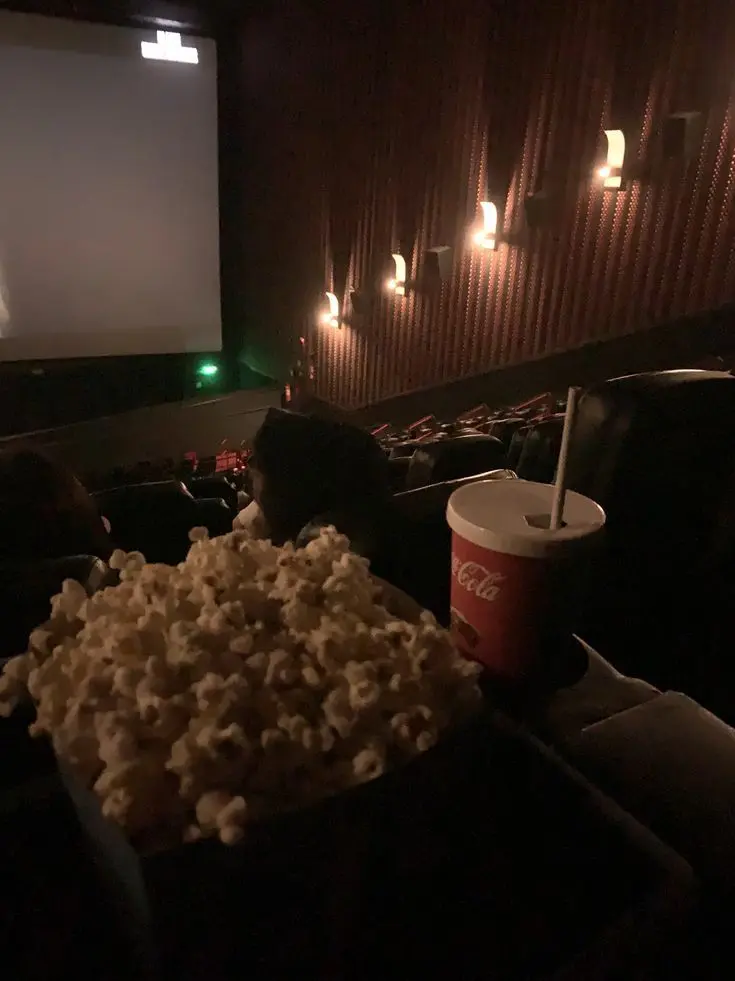 R0seP34t4ls의 Movies ( perv sitting next to u )