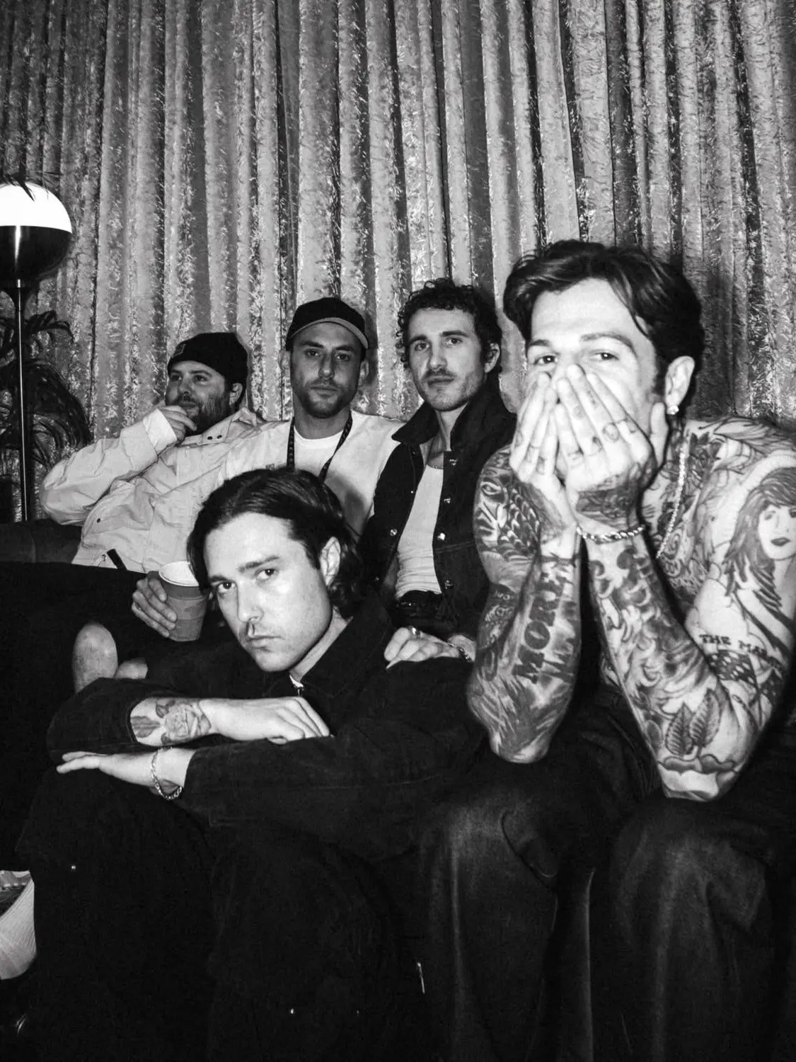 WaryBond8783의 The neighbourhood and sister