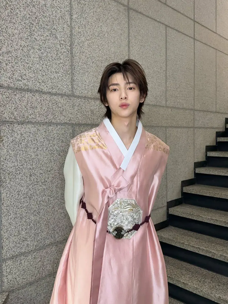 ChunkyShed6123의 Juhoon (Emperor's son)