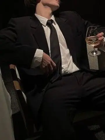 viellaleora의 Elvian Castello (Mafia Godfather bf)
