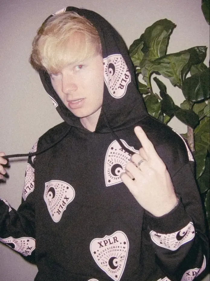 WiseCloth1631의 Sam and Colby