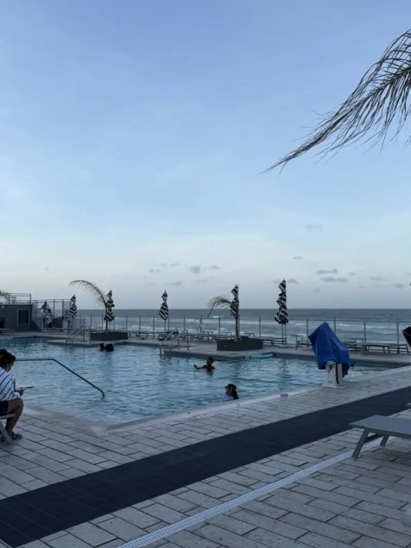 LeanQuest1640의 Summer vacation, friend and family reunion.