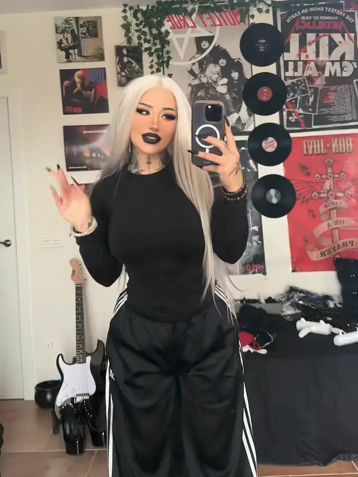 DihFart의 Beautiful goth girlfriend