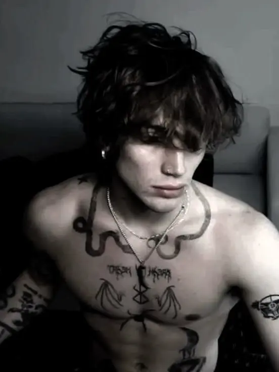 PainedPark1044의 Nolan Pierce | Upperclassmen