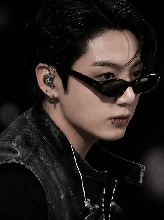 OverlyCloth2751의 People we left behind~