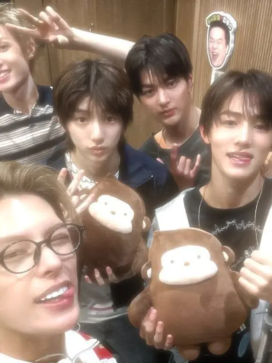 __vitalixy_sim의 Cortis sleepover! . • <3