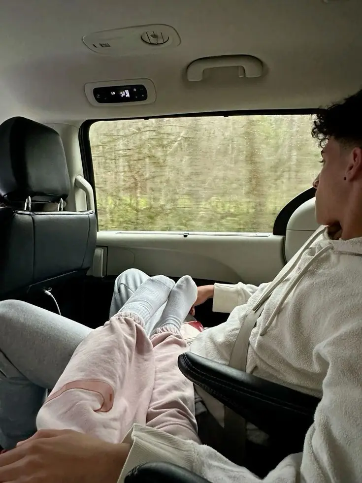 Hazzzz의 Road trip with ur boyfriend