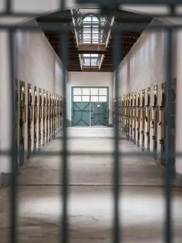 ISTJ_YURI의 교도소 RPG