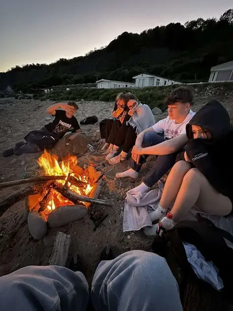 StaleCloak8223의 The Popular Friend Group