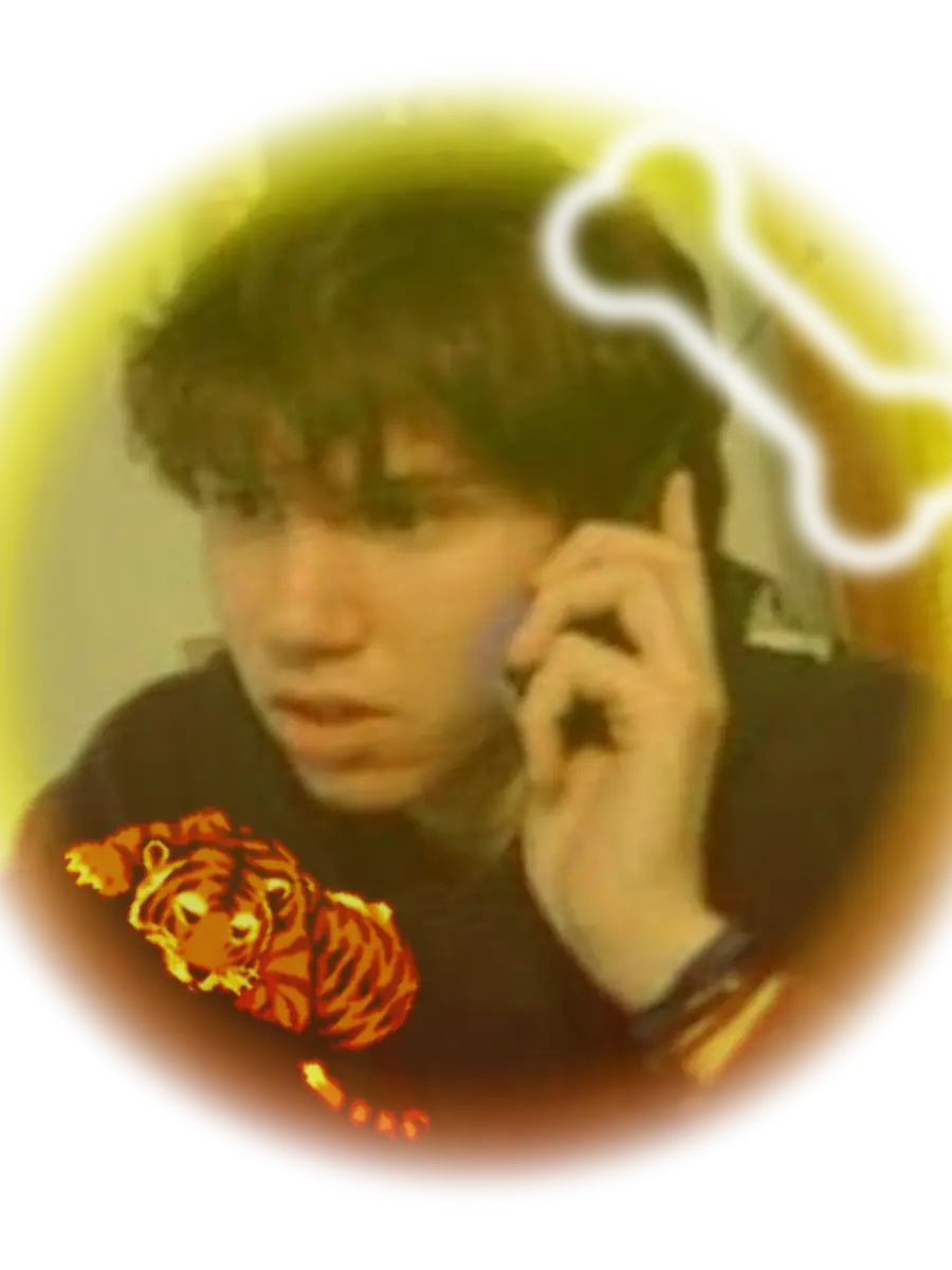 findhappinessinmisery_의 Ryan Ross