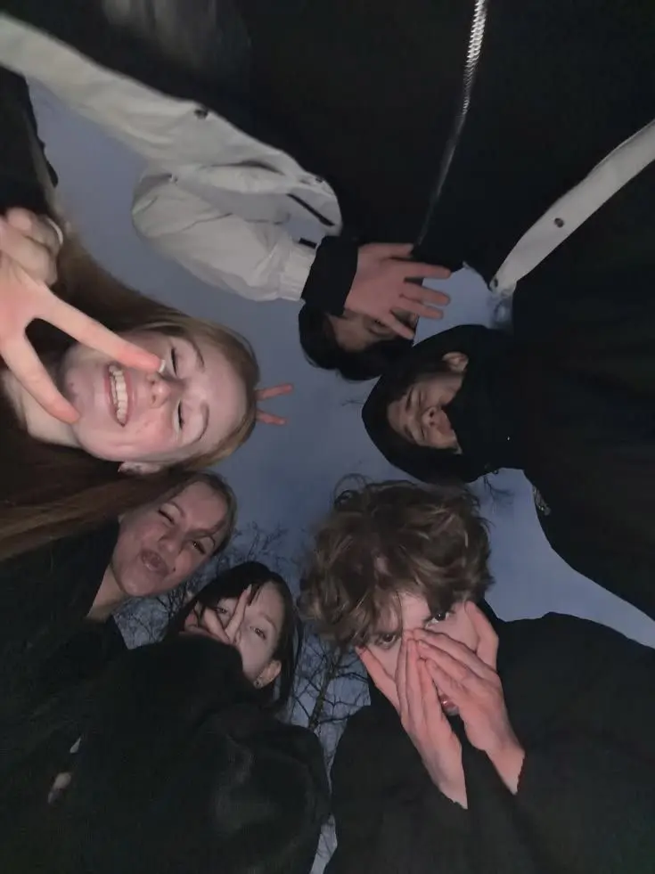 alfabek의 The friend group