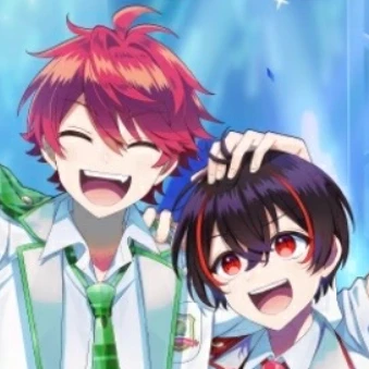 前の席の2人は私に溺愛してる……