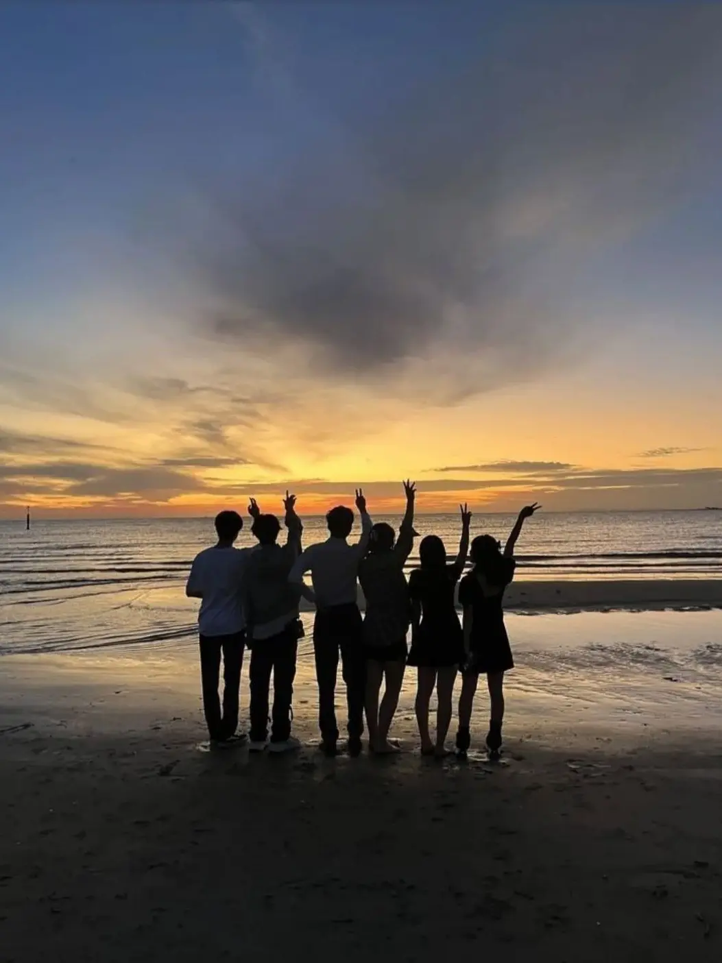 PlainBoard4830의 The Summer We Became Famous🎤✨