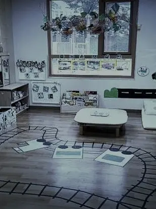 QuaintWasp2236의 어서오세요 @~:(!*%유치원에!