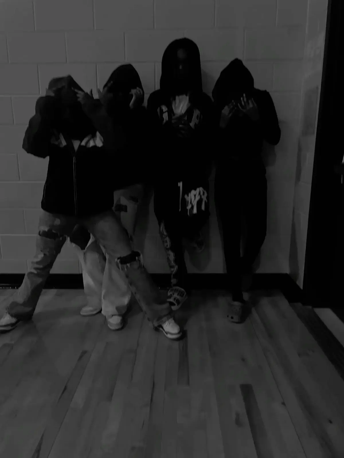 SneakyMelon3109의 4 Dreadhead’s in your apartment