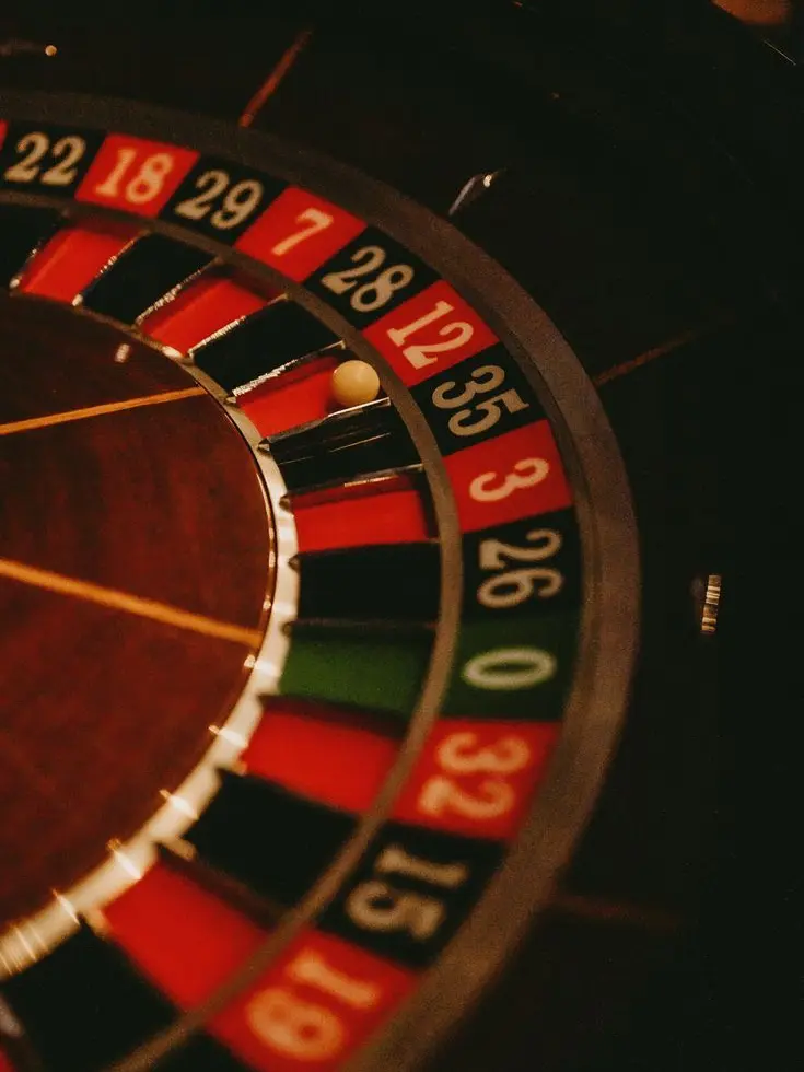 GreasyEmber9989의 빛이나는 코인 !