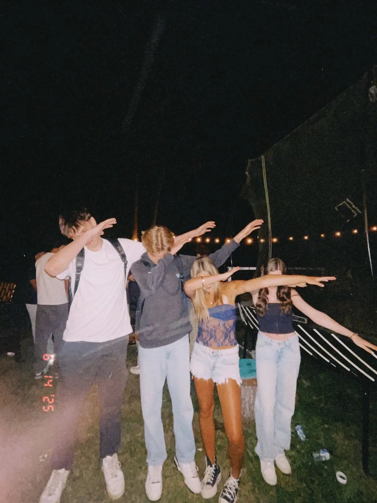 EliteSkunk1827의 Your best friends one of them likes you??????