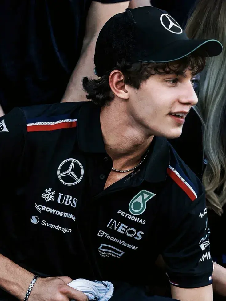 Mochiahhh의 Kimi antonelli ( Mercedes F1 driver)
