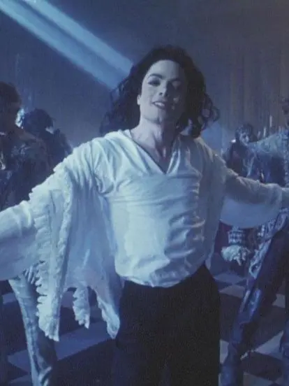Mjbots.foryouuu의 The Maestro (Ghosts short film)