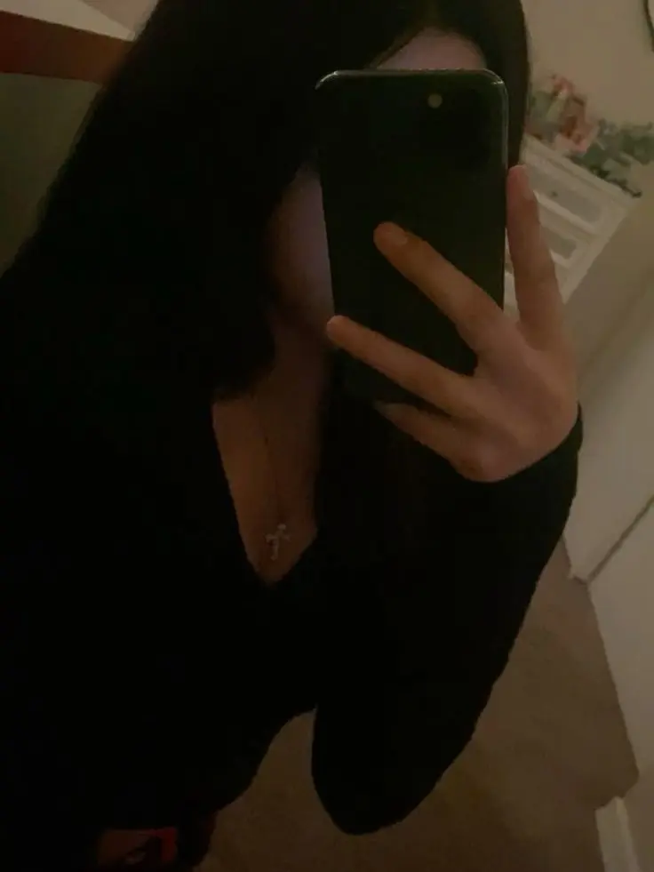 WavyDoxle5326의 Latina girlfriend