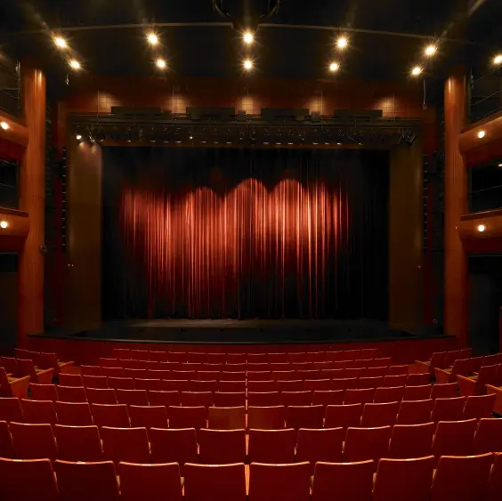 PointyShop7026의 예술고에 연극부