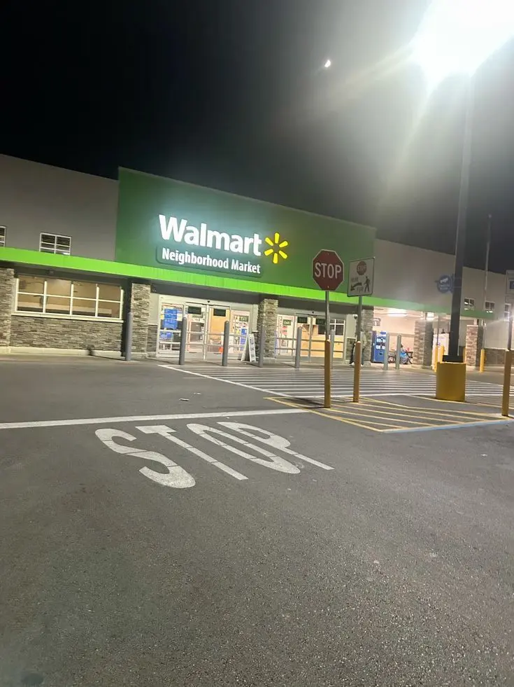 IMBATMAN_FN의 Fine girls at Walmart