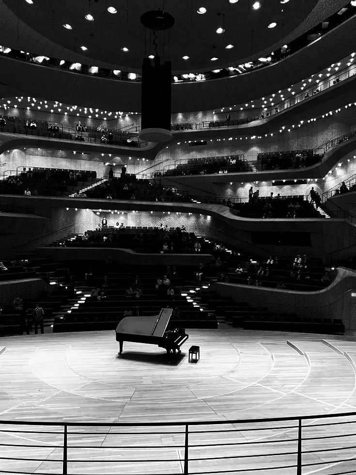 Conventional의 제이드 엘레노어