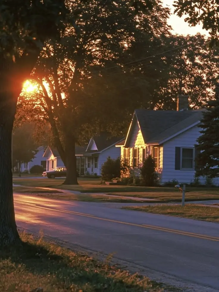 SoggyFiles8527의 ​Small Town Manor