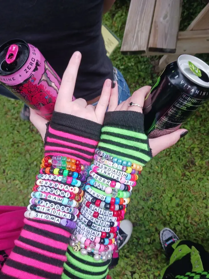 WormieBug의 Friend Group Sleepover (Pick Me)