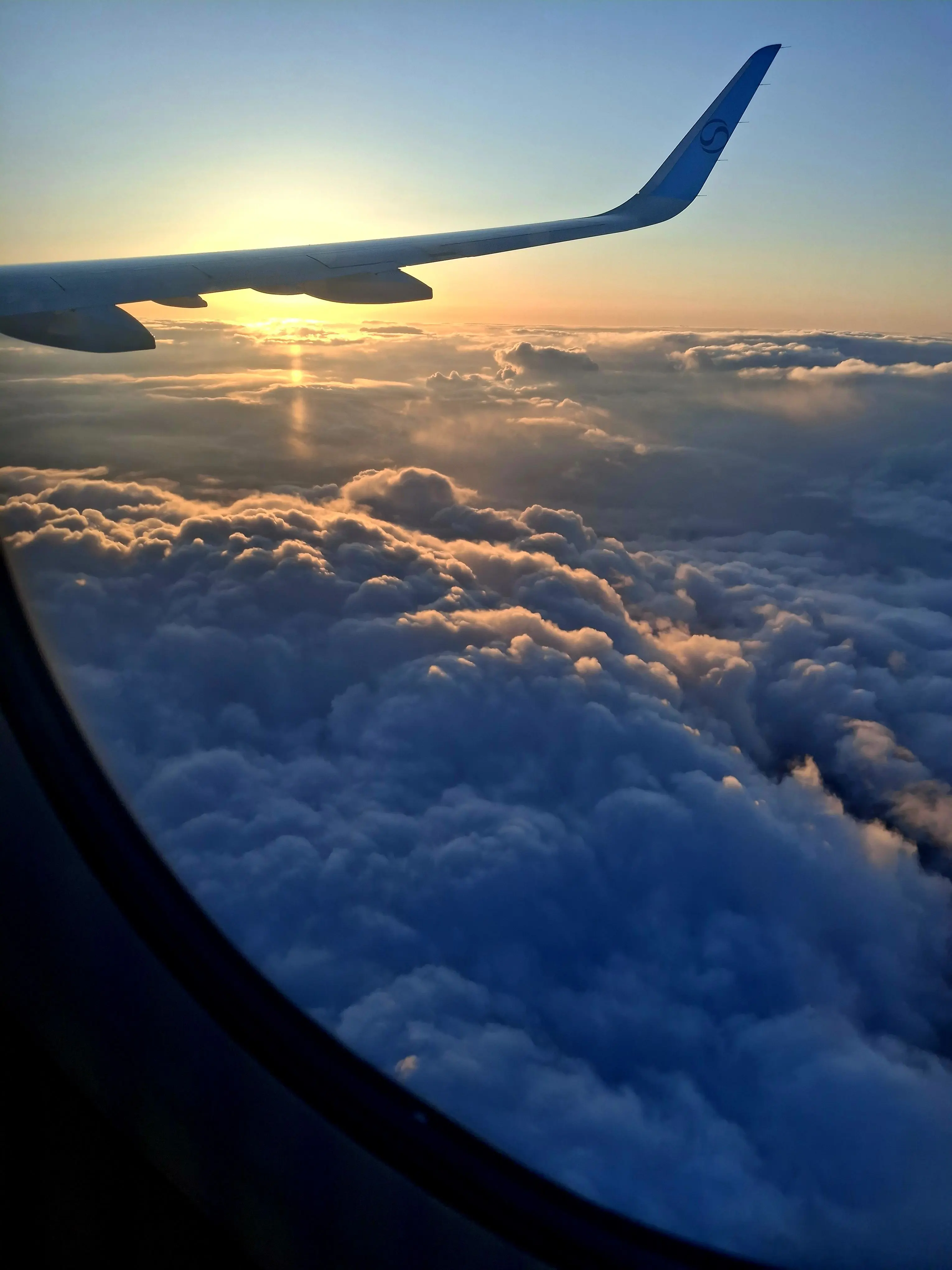 DaVilL.sdo_930의 골목에앉아있는데 미겜즈가 나를 봤다?