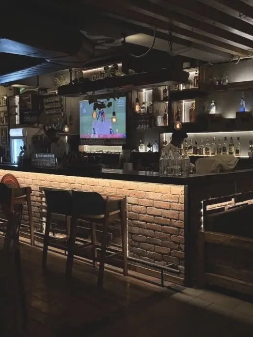 HudsonDean0981의 A Bar
