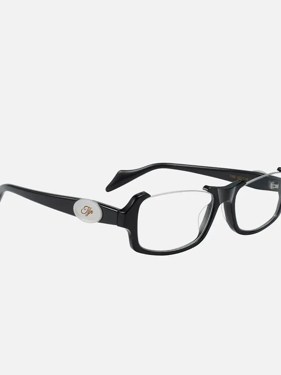 DeafSpice2581의 Strange glasses